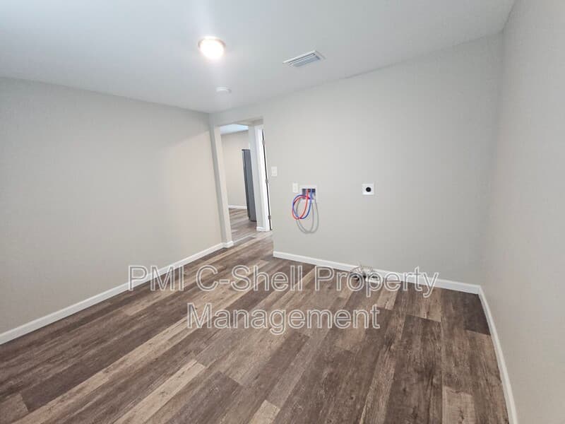 Pensacola House: 3258 Peagler Plaza Rd