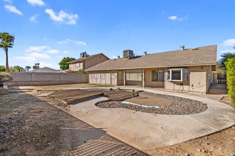 Phoenix House: 4123 W Hearn Rd