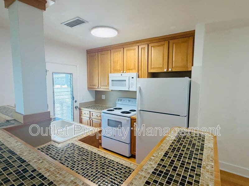 Maitland Condo: 1140 S Orlando Avenue