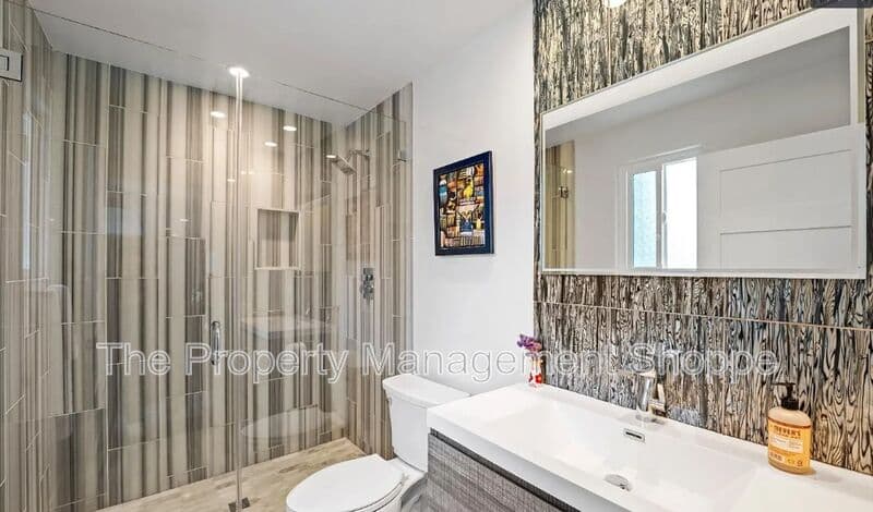 Ojai House: 820 Foothill Lane