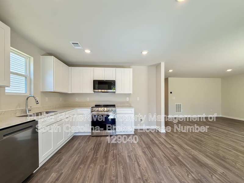 Spartanburg House: 484 Sundown Dr