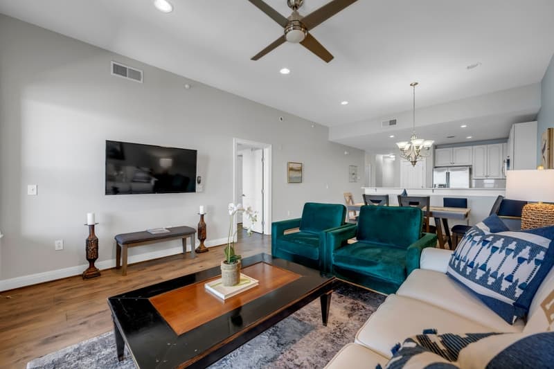 Horseshoe Bay Condo: 101 West Bank