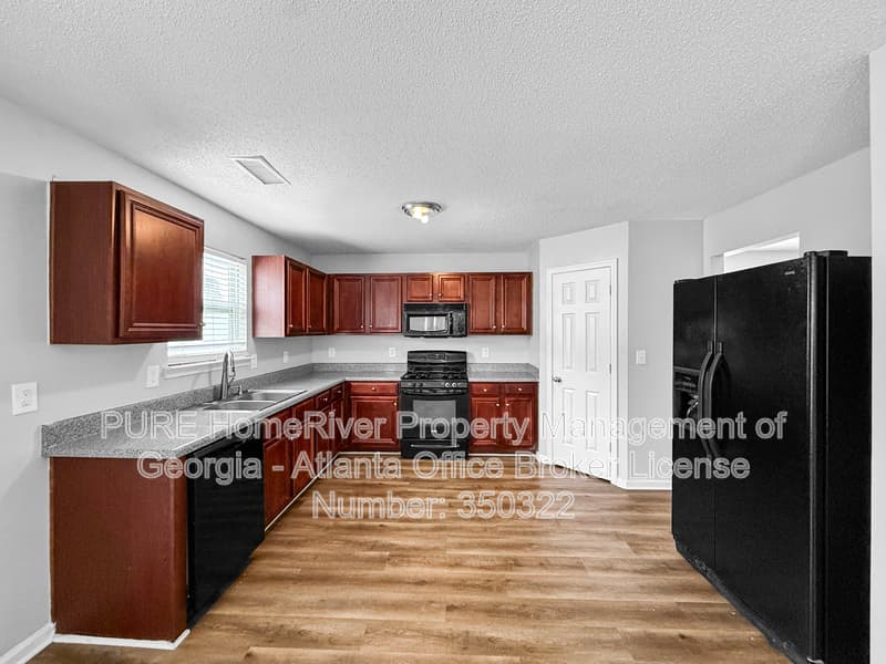 Locust Grove House: 131 Laughlin Dr