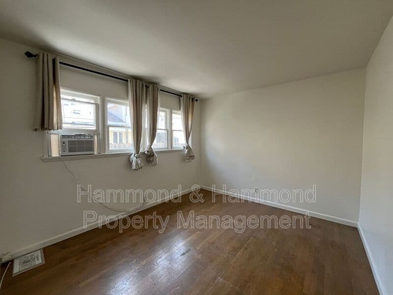 North Hollywood Condo: 11044 Otsego St.