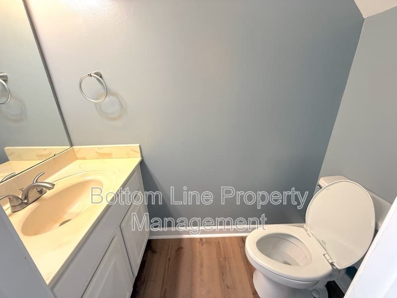 Charlotte Condo: 1218 Green Oaks Ln