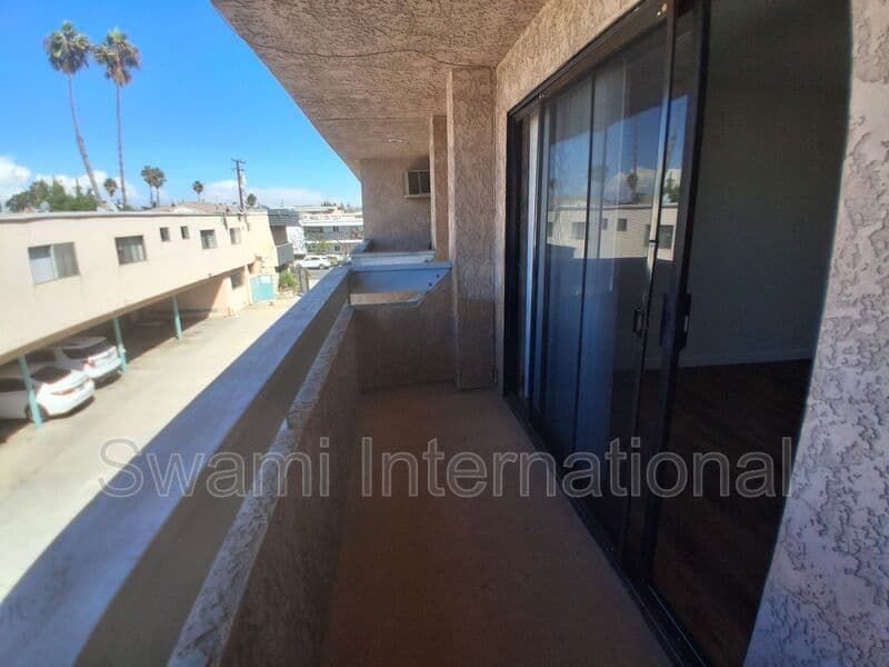 Inglewood Condo: 917 Enterprise Ave.