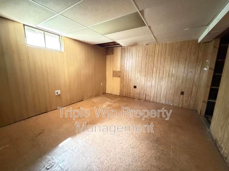 Florissant House: 1670 Florissant Park Dr.