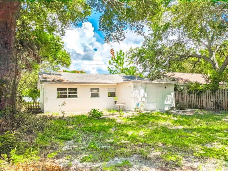 St. Petersburg House: 10520 54th Avenue North