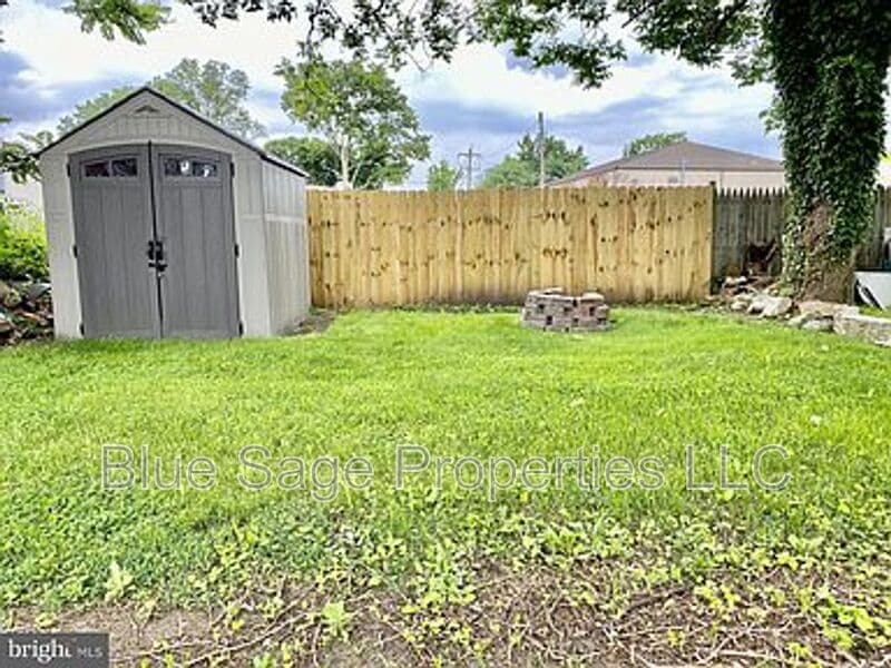 Ridley Park Townhome: 600 Michell St