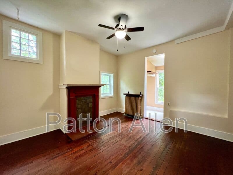 Asheville Condo: 33 Starnes Ave