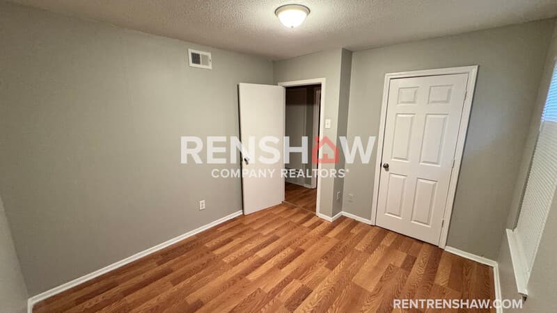 Memphis House: 381 N Manassas St