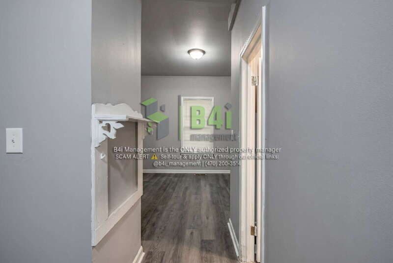 Milledgeville House: 1645 Vinson Hwy