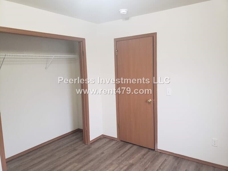 Springdale Condo: 1043A Vale St