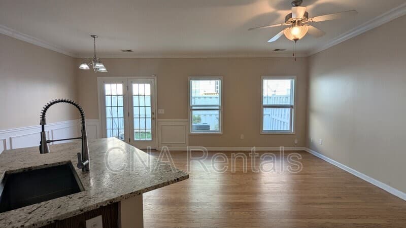 Kennesaw Townhome: 1747 Oakbrook Ln