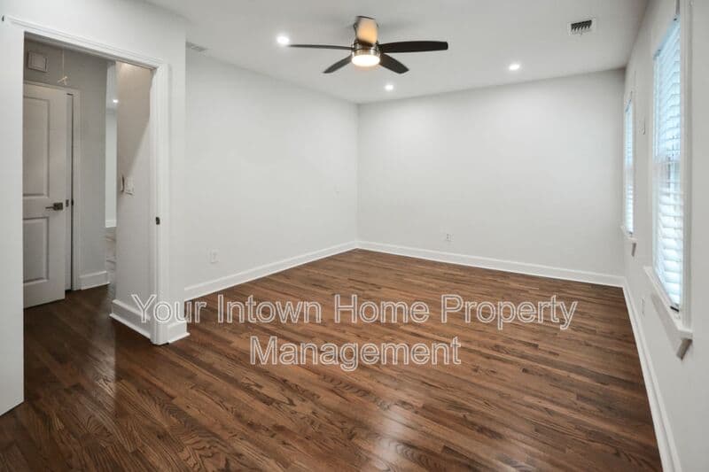 Atlanta House: 959 Dill Ave SW
