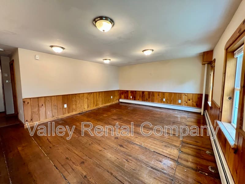 Hadley Condo: 94 Bay Road - 2