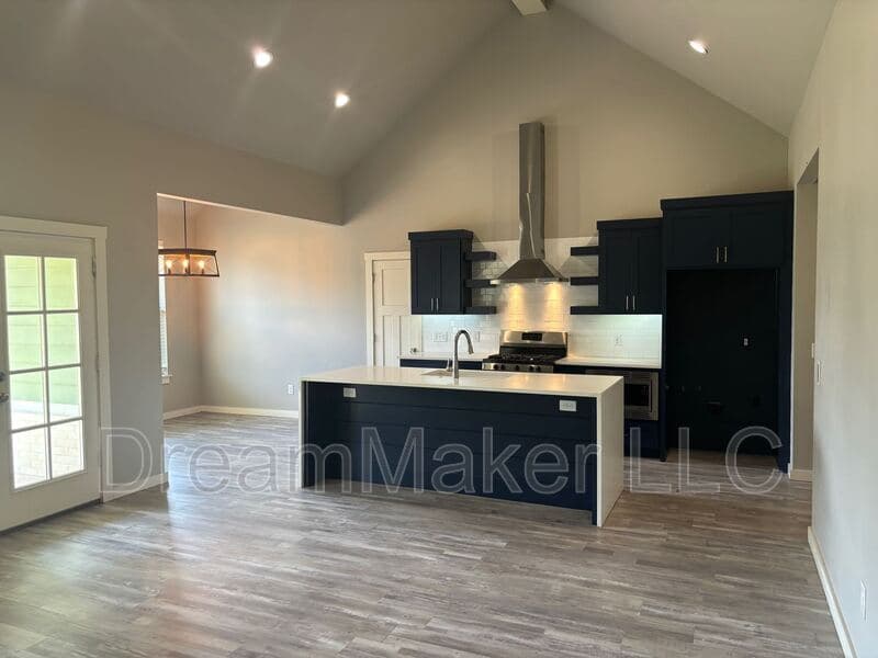 Norman House: 3010 SE 34th Street