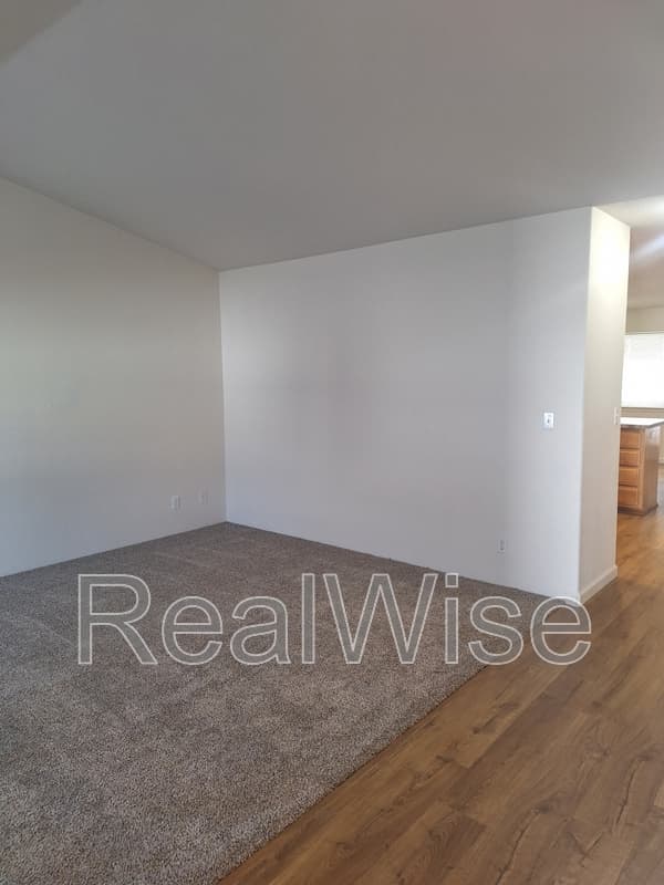 Medford Condo: 1221 Skeeters Ln
