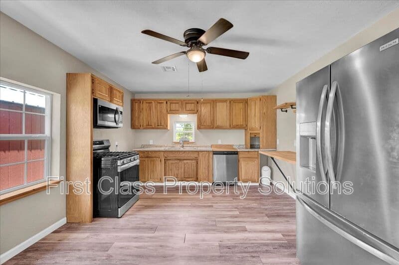 Stroud House: 211 E 2nd