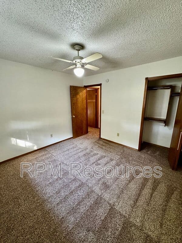Oklahoma City Condo: 7002 Woodlake Dr