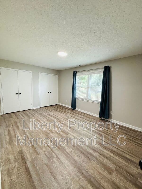Fayetteville House: 1002 Ryder Court