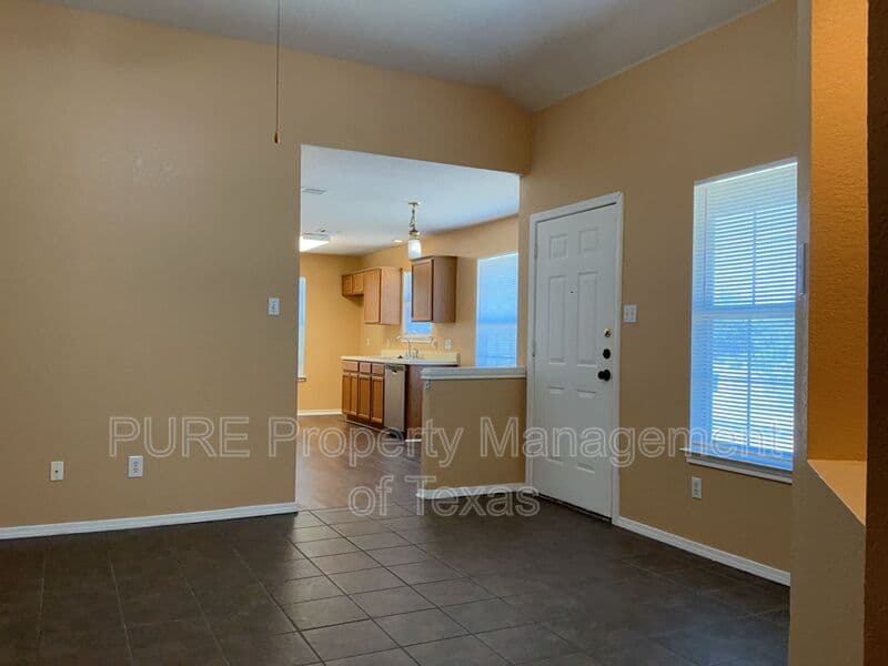 Round Rock Condo: 1001-A Christopher Ave