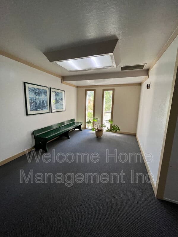 Walnut Creek House: 1240 Walker Ave