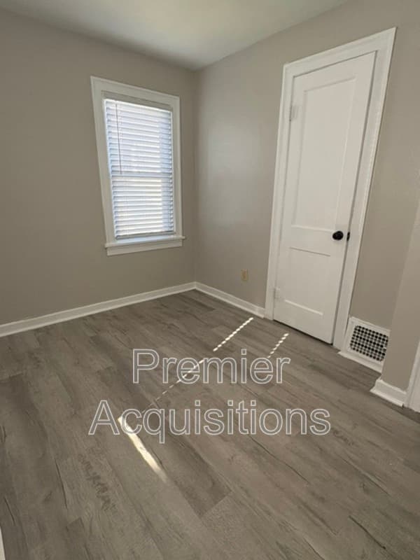 Alton House: 3226 Hawthorne Blvd