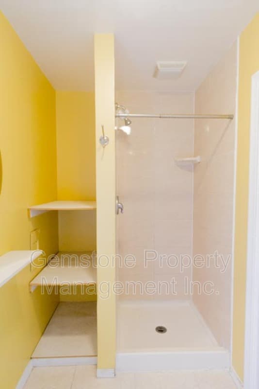 San Diego House: 4947 63rd St