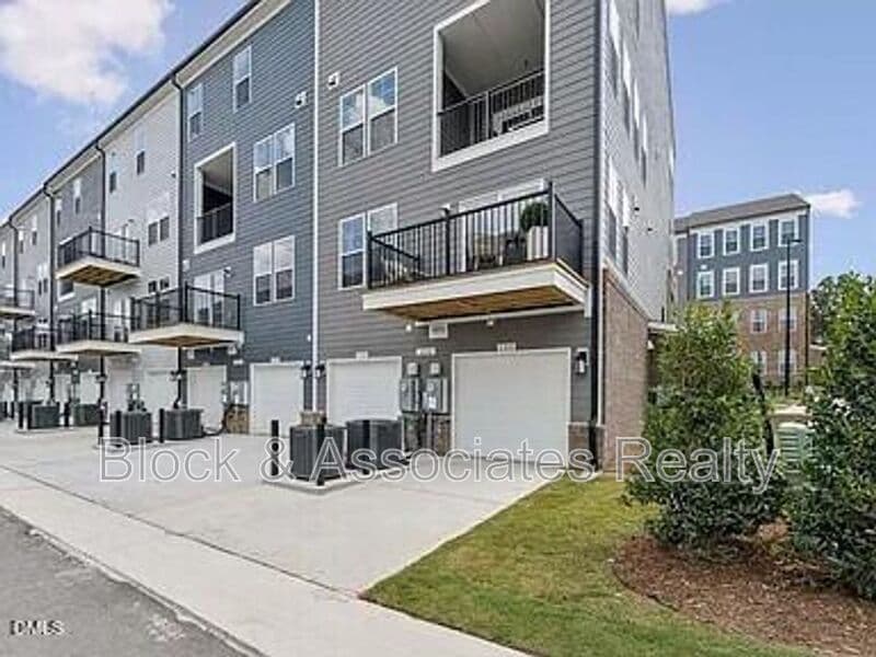 Wake Forest Condo: 404 Gaston Park Ln