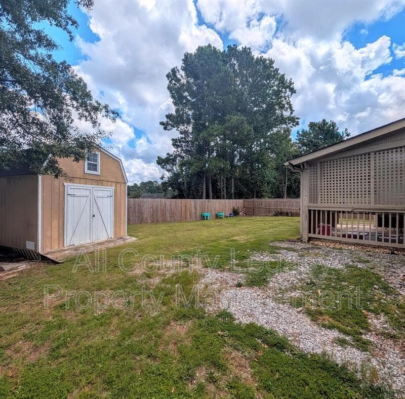 Loganville House: 3648 Range Way