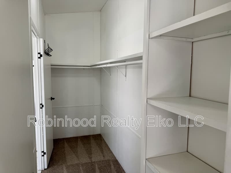 Spring Creek House: 579 Brent Drive