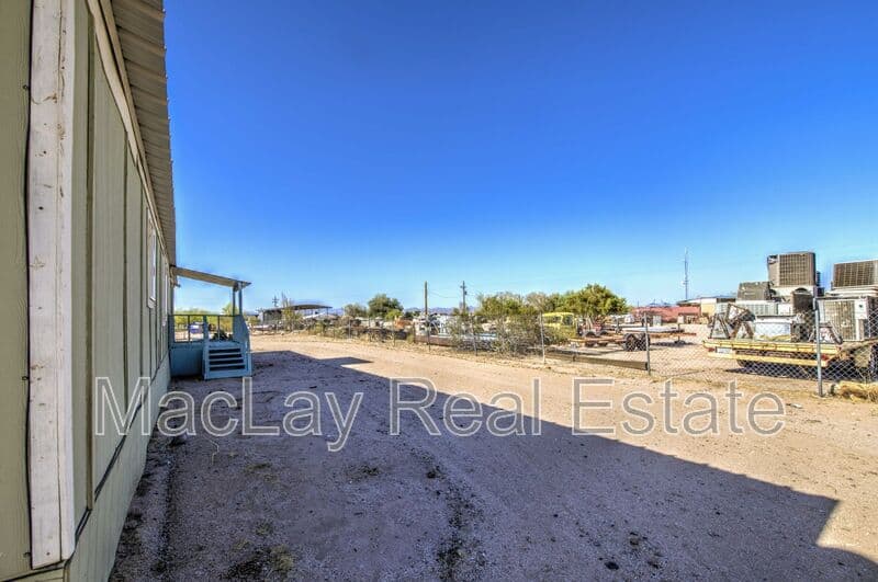 Florence House: 20968 E Florence Kelvin Hwy