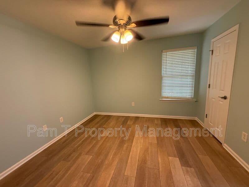 Savannah House: 2311 Tennessee Ave