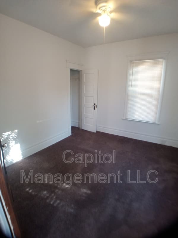 Lansing Condo: 220 W Lapeer St