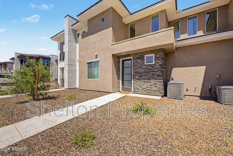 Phoenix Townhome: 2121 W Sonoran Desert Dr, Unit 124