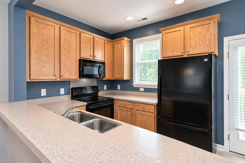 Charlotte Townhome: 10350 McGoogan Ln