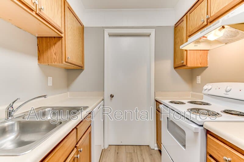 North Augusta Condo: 520 East Buena Vista Avenue - 407