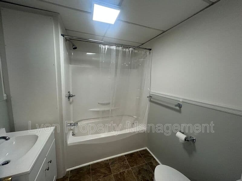 Putnam Condo: 338 Church St