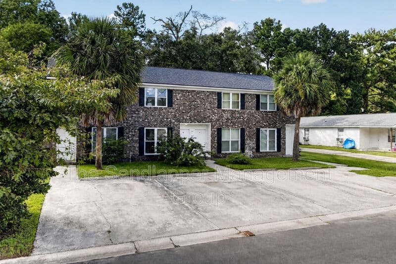 Summerville Townhome: 126 Langley Drive