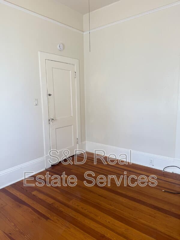Bartow House: 340 W Stanley St