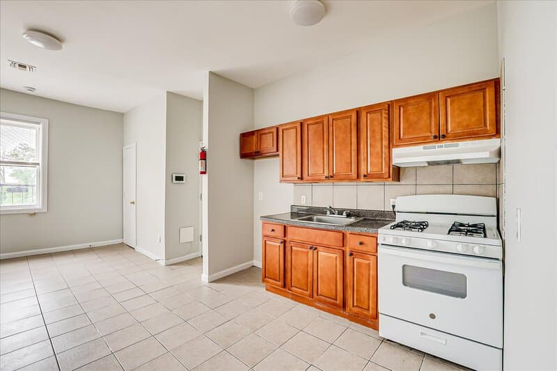 Perth Amboy Condo: 424 Division Street - 3