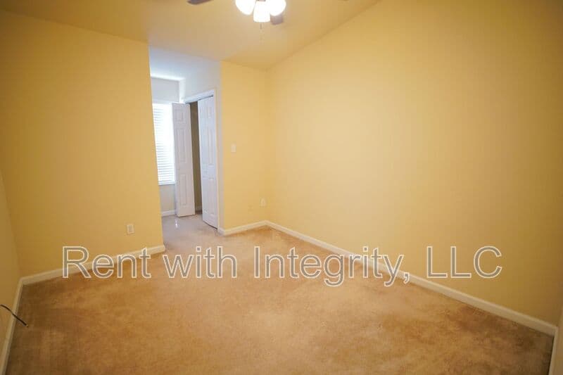 Tallahassee House: 859-1 W Brevard St