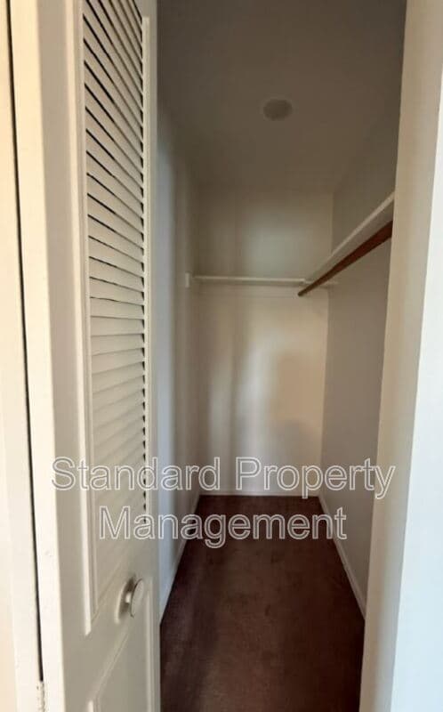 Rochester Condo: 2600 Dewey Ave (Apt 6)