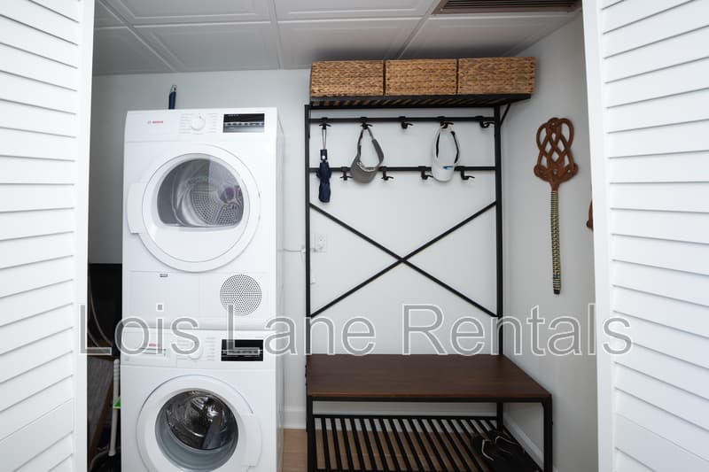 Charleston Condo: 14 Lockwood Drive, #2D - 1