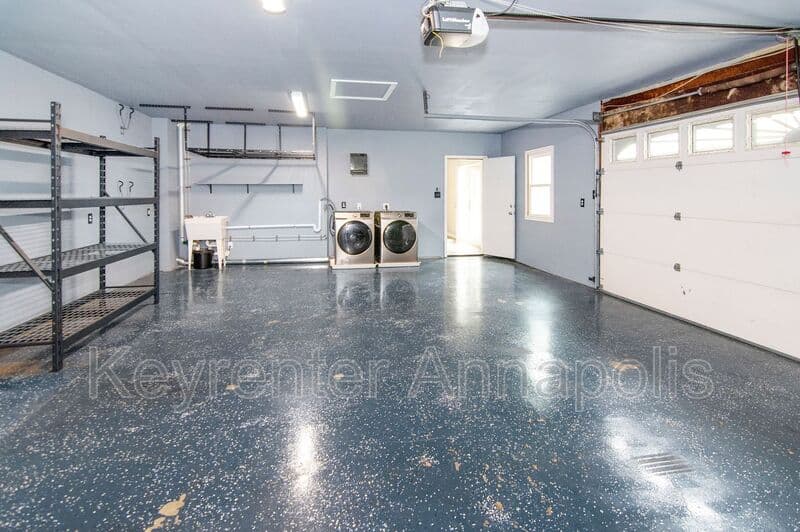 Crownsville House: 840 Valentine View