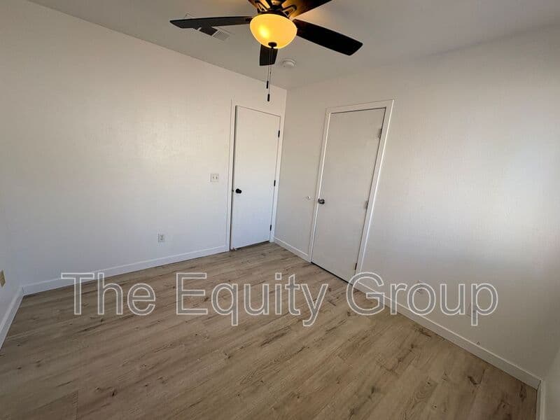 Visalia House: 2324 West Delta Ave