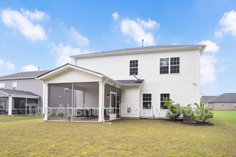 Angier House: 121 Barnwell Loop