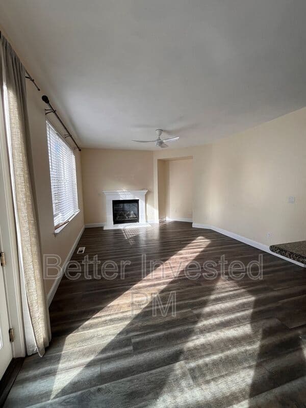 Santa Rosa House: 1363 Gordon Ln