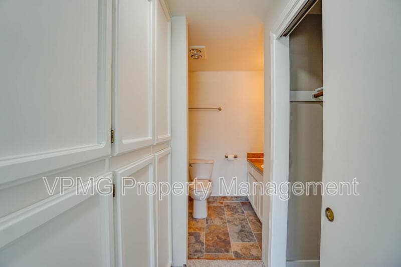 Vancouver Condo: 605 SE 121st Ave